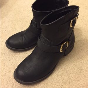 Report women's Jude Bootie