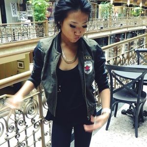 Army green bomber jacket leather sleeves