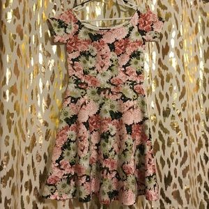 Brand new ADORABLE floral dress from Forever 21