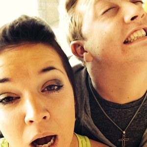 Meet your Posher, Dakota