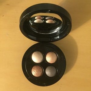 MAC's A Glimmer of Gold palette