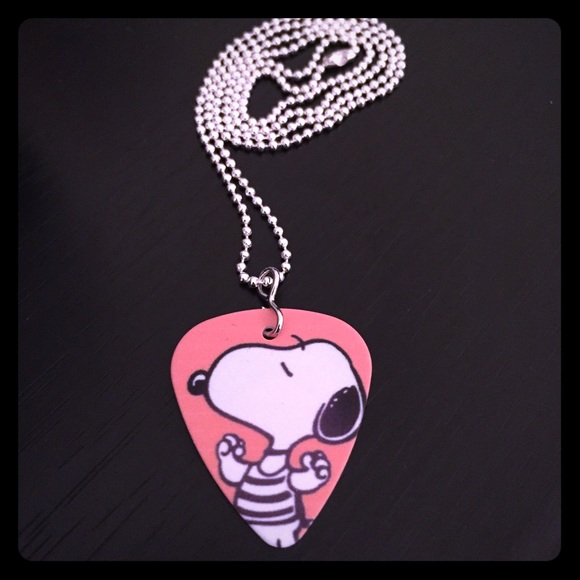 Snoopy Jewelry - Snoopy Guitar Pick Necklace New 18"
