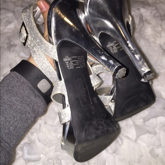 Silver strappy Heels - Picture 2 of 3