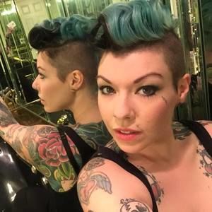 Meet your Posher, Vallorie