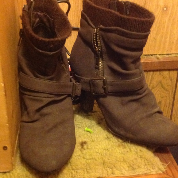 CUTEE Brown ankle boots with zipper and buckle