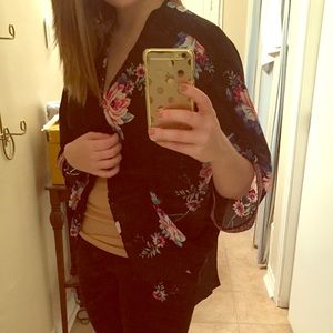 Kimono with floral detail