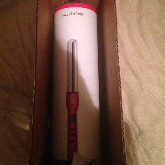 Brand new(not used) NUMe professional curling wand