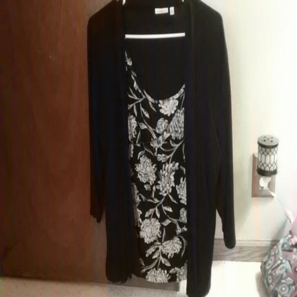 🌟MAKE AN OFFER🌟Fashion top