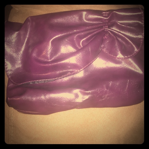 💜Purple leather-style clutch💜