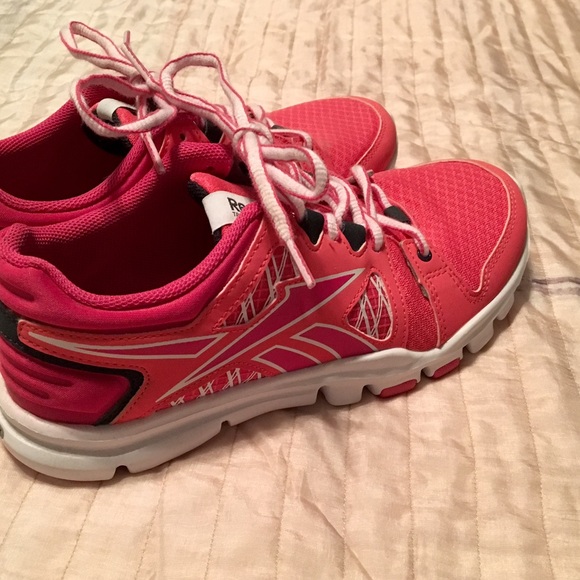 Reebok running shoes - Picture 1 of 3