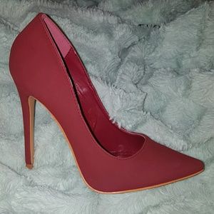 Burgundy/Wine Pump (Shoe Republic La)