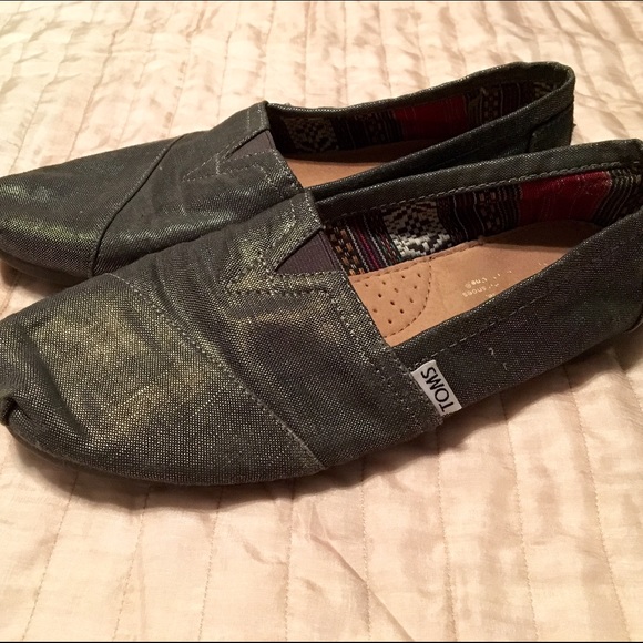 Metallic Black Toms