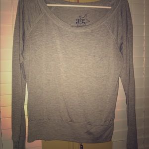 Gray long sleeve comfortable top, size small