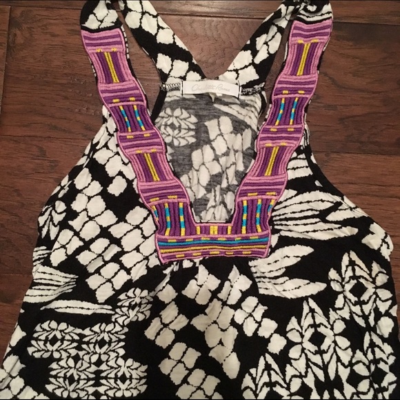 Black/white & colorful printed top - Picture 2 of 3