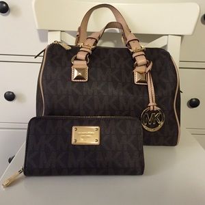 Michael Kors Purse & Wallet