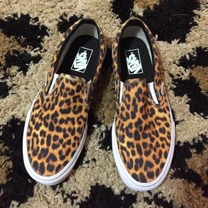 Leopard vans