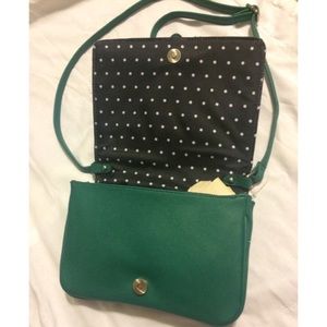 ✨Host Pick✨ Green Purse w/ polka dot interior