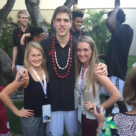 Meet your Posher, Lauren - Picture 1 of 1