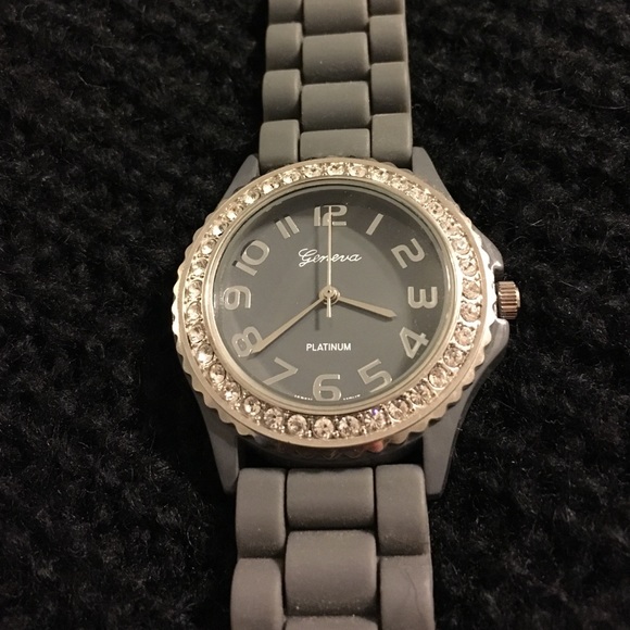Geneva stainless steel watch (NEW)