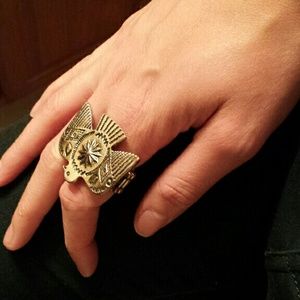 Eagle stretch ring