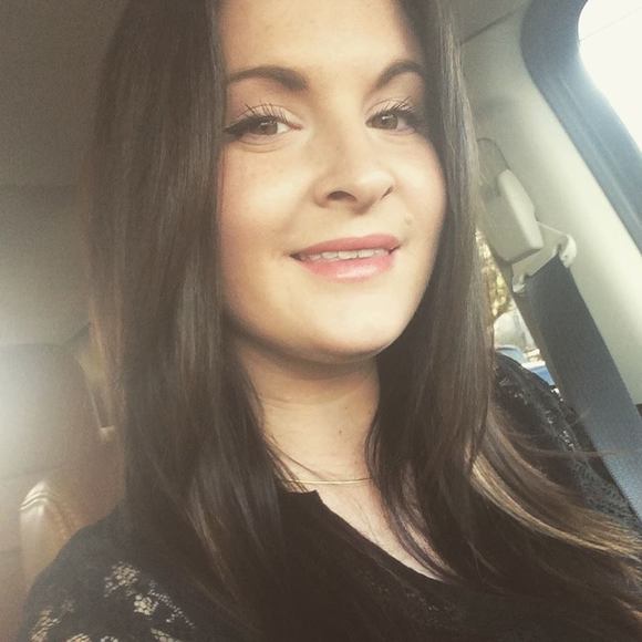 Meet your Posher, Leigh