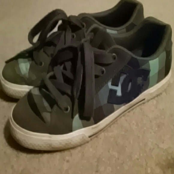 Checkered skater shoes