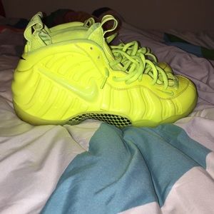 Volt Foamposite Pro