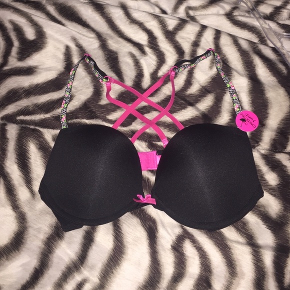 Betsey Johnson 3-Way Convertible Bra👙✨