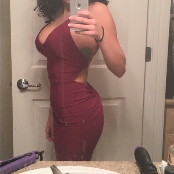 Red midi dress - Picture 2 of 3