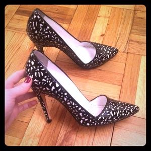 Alice & Olivia Black and White Fashion Pumps