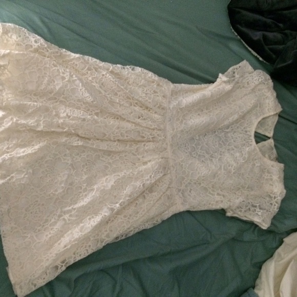 Whit lace dress
