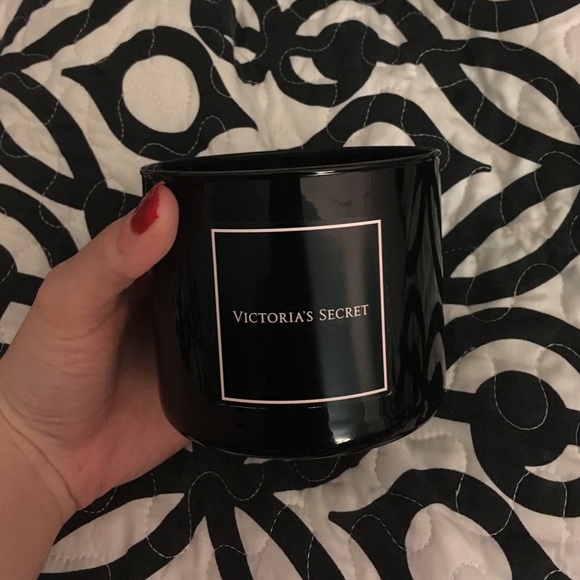 Victoria Secret Bombshell candle