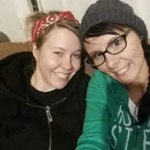 Meet your Posher, Lora