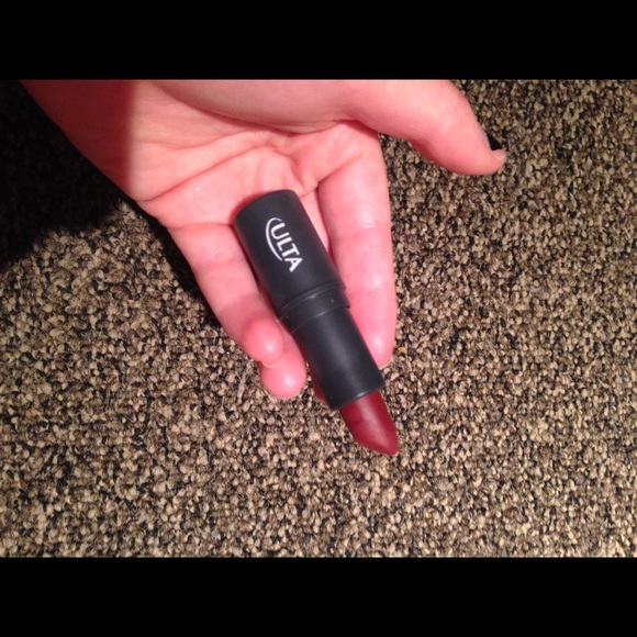 💙SOLD ON Ⓜ️💙 ULTA Lipstick