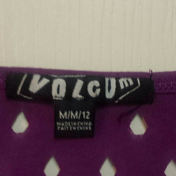 New volcom top - Picture 2 of 3
