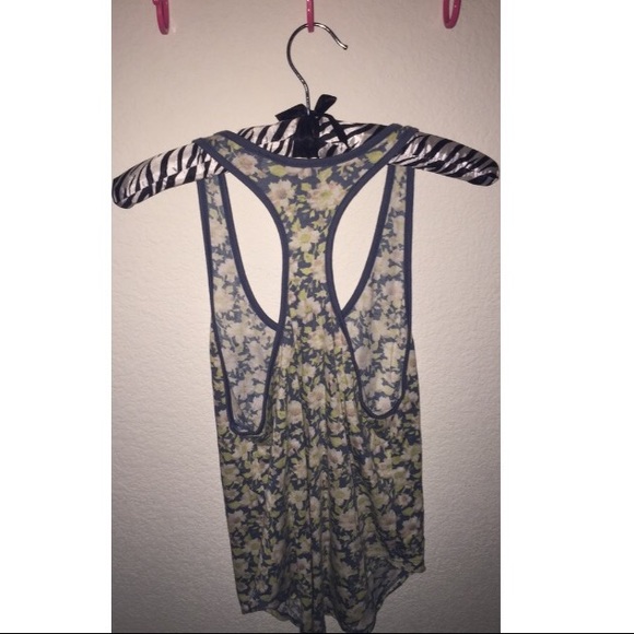 Cute Nollie floral print tank top - Picture 2 of 3