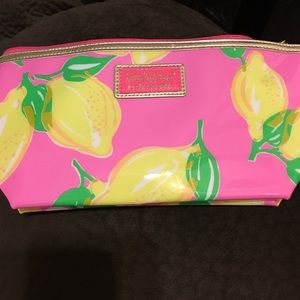 Estée Lauder makeup bag