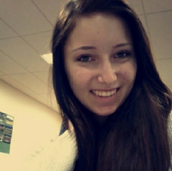 Meet your Posher, Shiraine - Picture 1 of 1