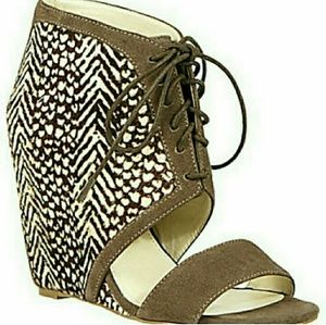 Steve madden brown and beige Baracuda wedges