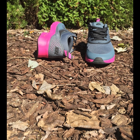 Nike Air Max Thea's Black Atomic Pink Navy Blue