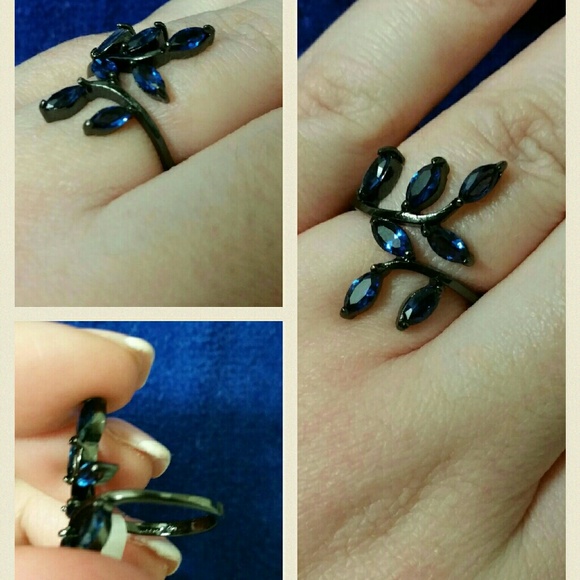 18K BLACK GOLD FILLED BLUE TOPAZ LEAF DESIGN RING