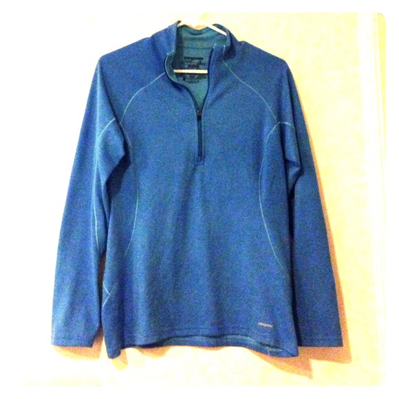 Awesome Patagonia half zip capeline midweight top
