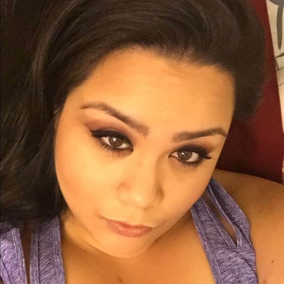 Meet your Posher, Kristina! - Picture 2 of 3