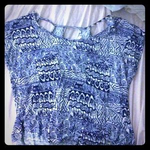 Tribal top