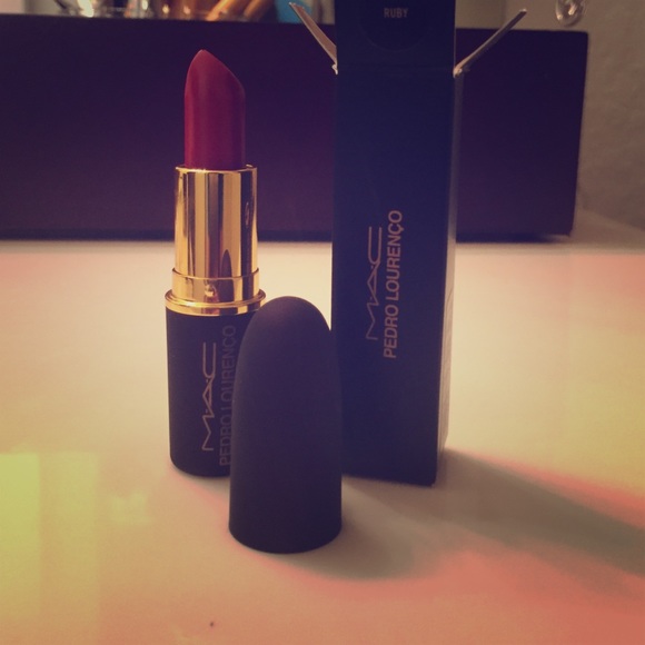 MAC Ruby Lipstick
