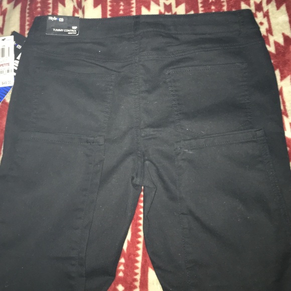 ⭐️STYLE & CO PETITE TUMMY CONTROL ANKLE PANTS NWT - Picture 3 of 4