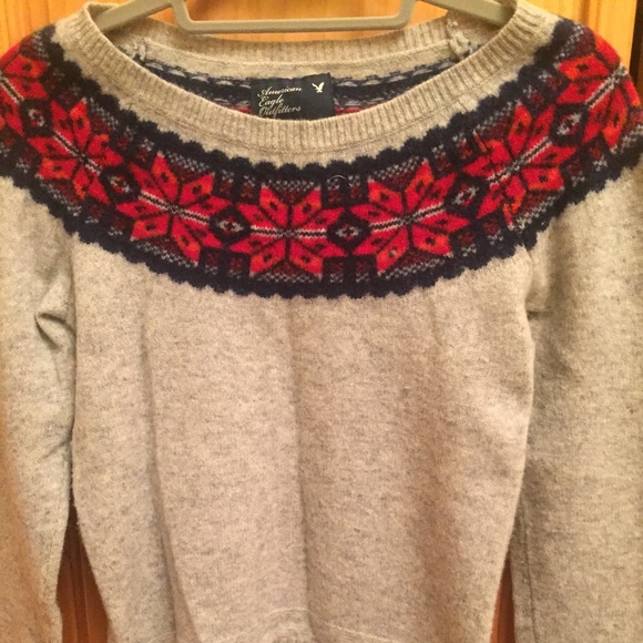 American Eagle Sweater