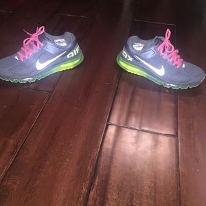 Nike tennis shoes