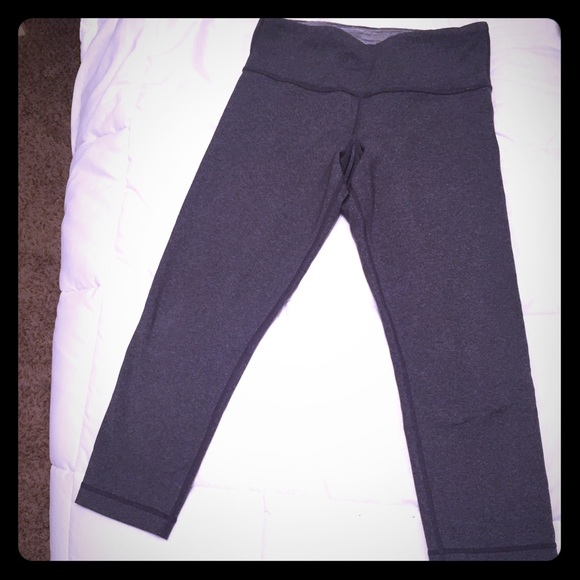 Grey size 4 lulu lemon crop wunder under leggings