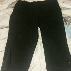 Croft and Barrow Black Capris